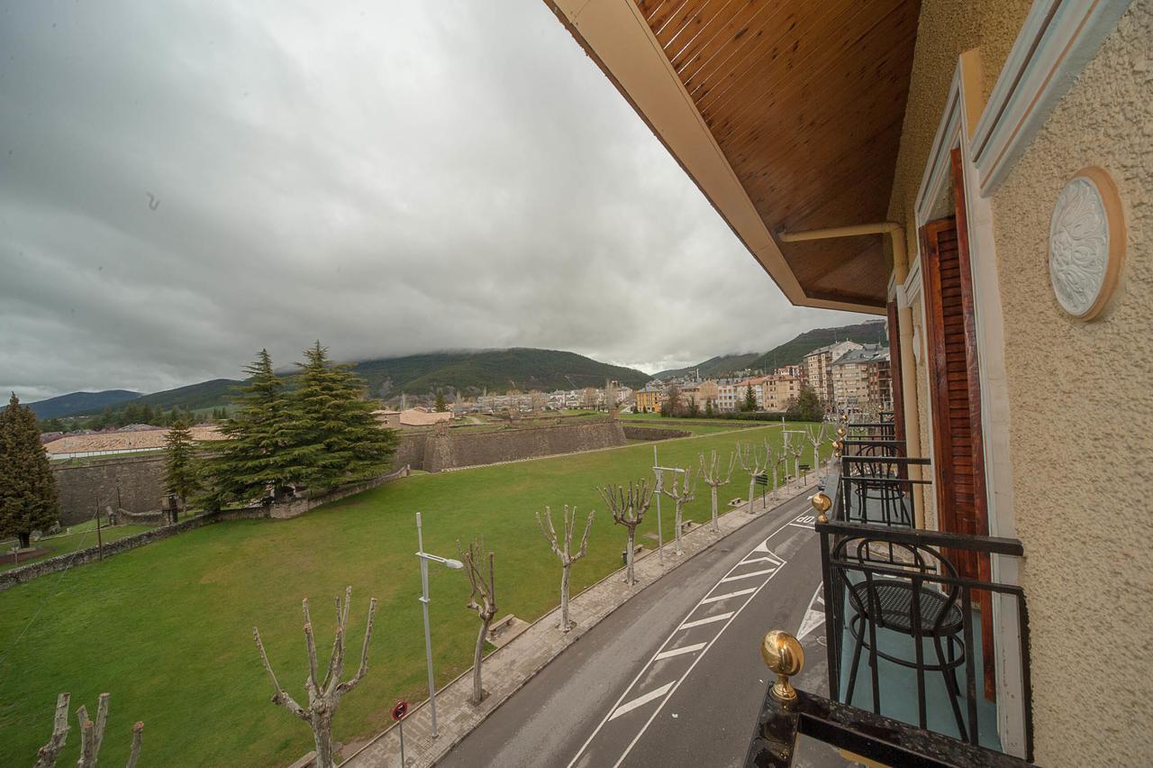 Hotel Mur Jaca Exteriér fotografie