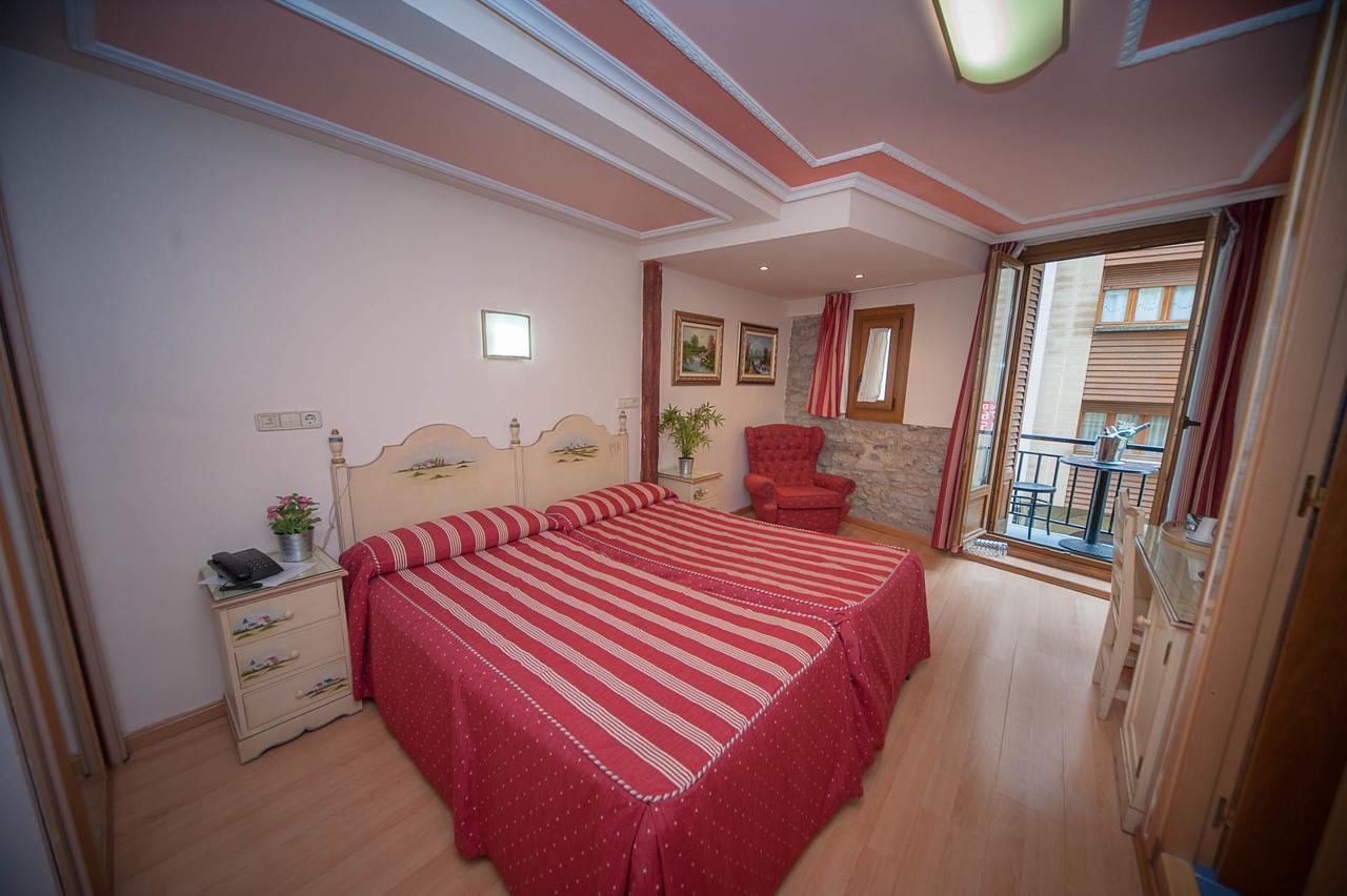 Hotel Mur Jaca Exteriér fotografie